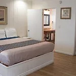 777 Motor Inn